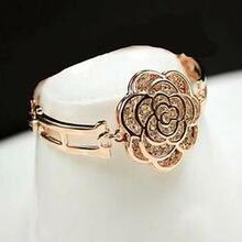 Rose Is A Rose 18kt Rose Crystal Bracelet In Rose Gold Polish - Size: Small - 6"