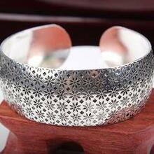 Let It Snow Sweet Sentiment Bracelet