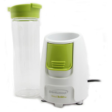 Brentwood Blend-to-go Personal Blender In White And Green